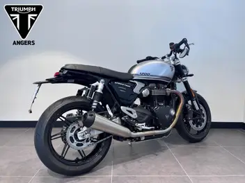 triumph-speed-twin-1200-2025-manual-2700-km-essence