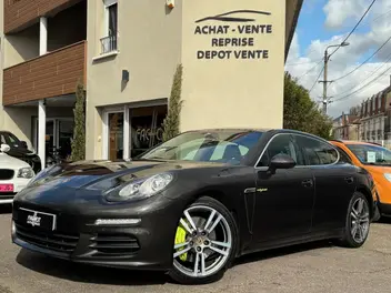 PORSCHE