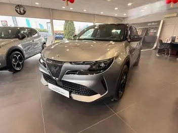 alfa-romeo-junior-2025-auto-5800-km-essence