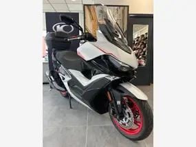 kymco-xciting-400-2024-auto-11700-km-essence-1