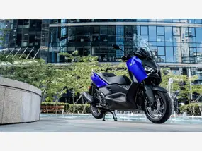 yamaha-x-max-125-2026-auto-1-km-essence-1