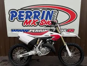 yamaha-yz-2026-manual-1-km-essence-1