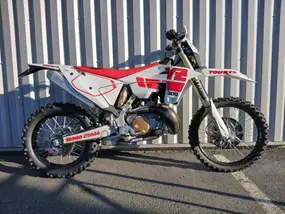 fantic-motor-xe-300-2024-manual-891-km-essence-1