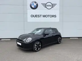 mini-4-electric-3p-2025-auto-7200-km-électrique-1