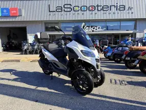 piaggio-mp3-hpe-2025-auto-850-km-essence-1