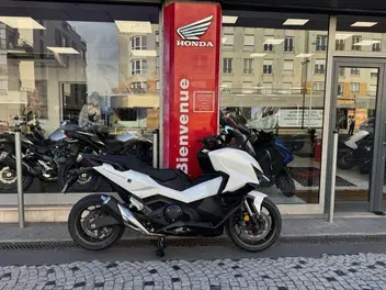 honda-forza-750-2025-auto-520-km-essence