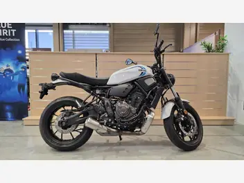 yamaha-xsr-2025-manual-152-km-essence