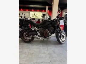 honda-cb-650-2025-manual-500-km-essence-1