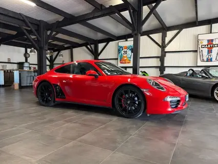 PORSCHE 911