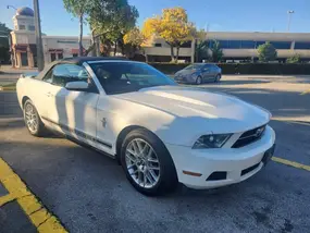ford-mustang-v-cabriolet-2011-auto-97800-km-essence-1