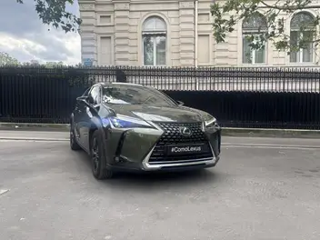 lexus-ux-2023-auto-25600-km-hybrides