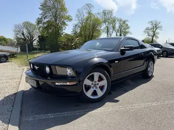 ford-mustang-v-coupe-2007-auto-120000-km-essence