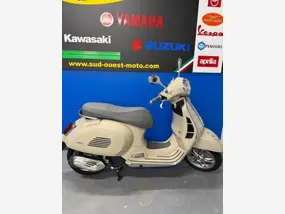 vespa-gts-super-125-2025-auto-200-km-essence-1