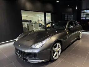 ferrari-gtc4lusso-2017-auto-67500-km-essence-1