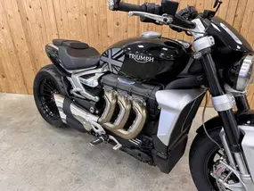 triumph-rocket-iii-2500-2021-manual-10100-km-essence-1