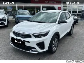 kia-stonic-phase-2-2026-auto-10-km-essence-1