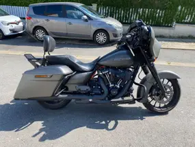 harley-davidson-street-glide-1868-2019-manual-28000-km-essence-1