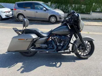 harley-davidson-street-glide-1868-2019-manual-28000-km-essence