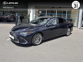LEXUS
