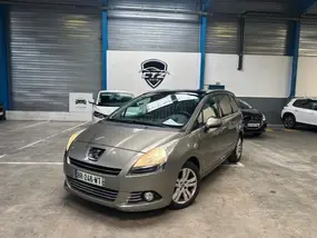 peugeot-5008-2011-auto-169700-km-diesel-1
