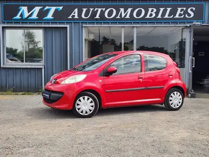 PEUGEOT 107