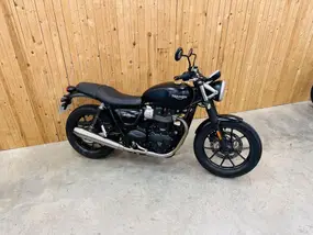 triumph-street-twin-900-2016-manual-15700-km-essence-1