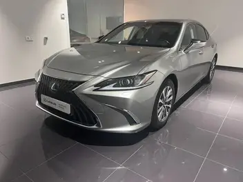 LEXUS