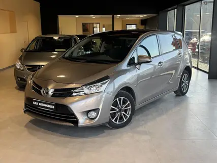 TOYOTA VERSO