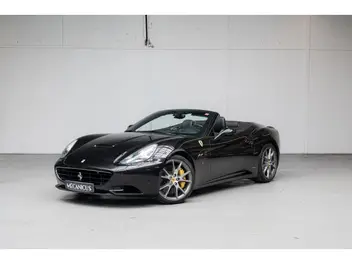 ferrari-california-2012-auto-56378-km-essence