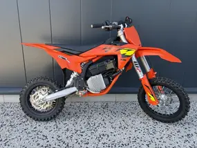 ktm-e-sx-elec-2025-manual-11-km-essence-1