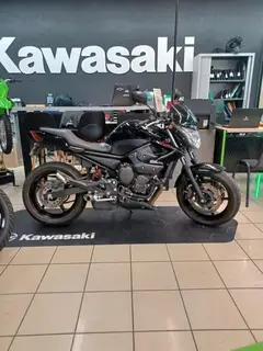 YAMAHA XJ6