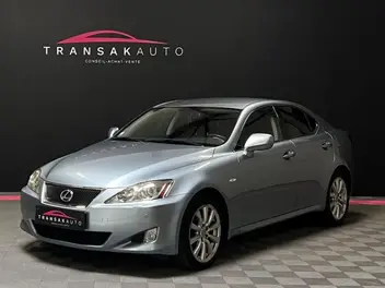 LEXUS