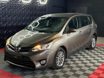 TOYOTA VERSO
