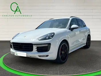 PORSCHE