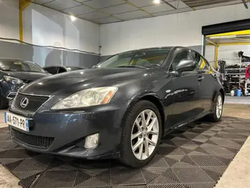 LEXUS