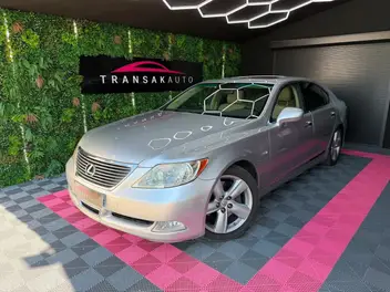 LEXUS
