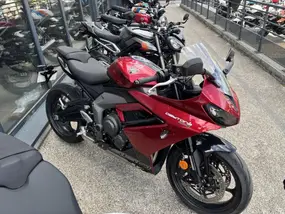 triumph-daytona-2025-manual-465-km-essence-1