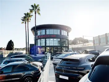PORSCHE