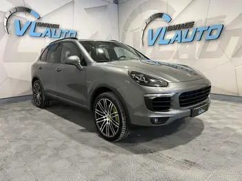 PORSCHE