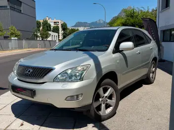 LEXUS