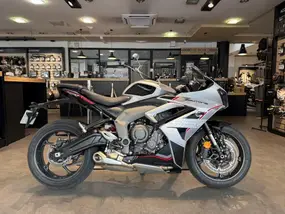 triumph-daytona-660-2026-manual-394-km-essence-1
