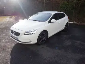 volvo-v40-ii-phase-2-2017-auto-92000-km-diesel-1