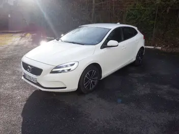 volvo-v40-ii-phase-2-2017-auto-92000-km-diesel