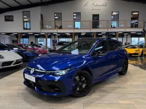 volkswagen-golf-viii-r-phase-2-2024-auto-6200-km-essence-1