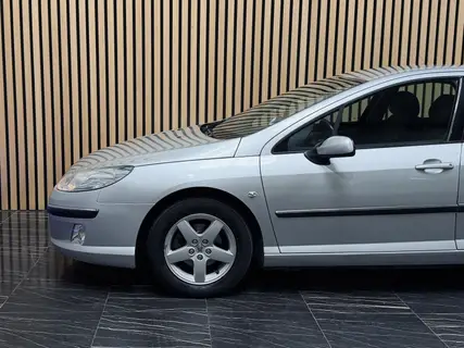 PEUGEOT 407