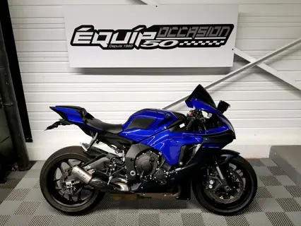 YAMAHA YZF R1