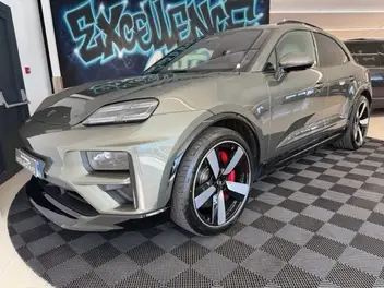 PORSCHE