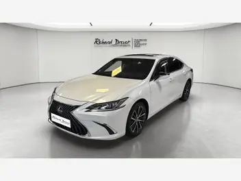 LEXUS