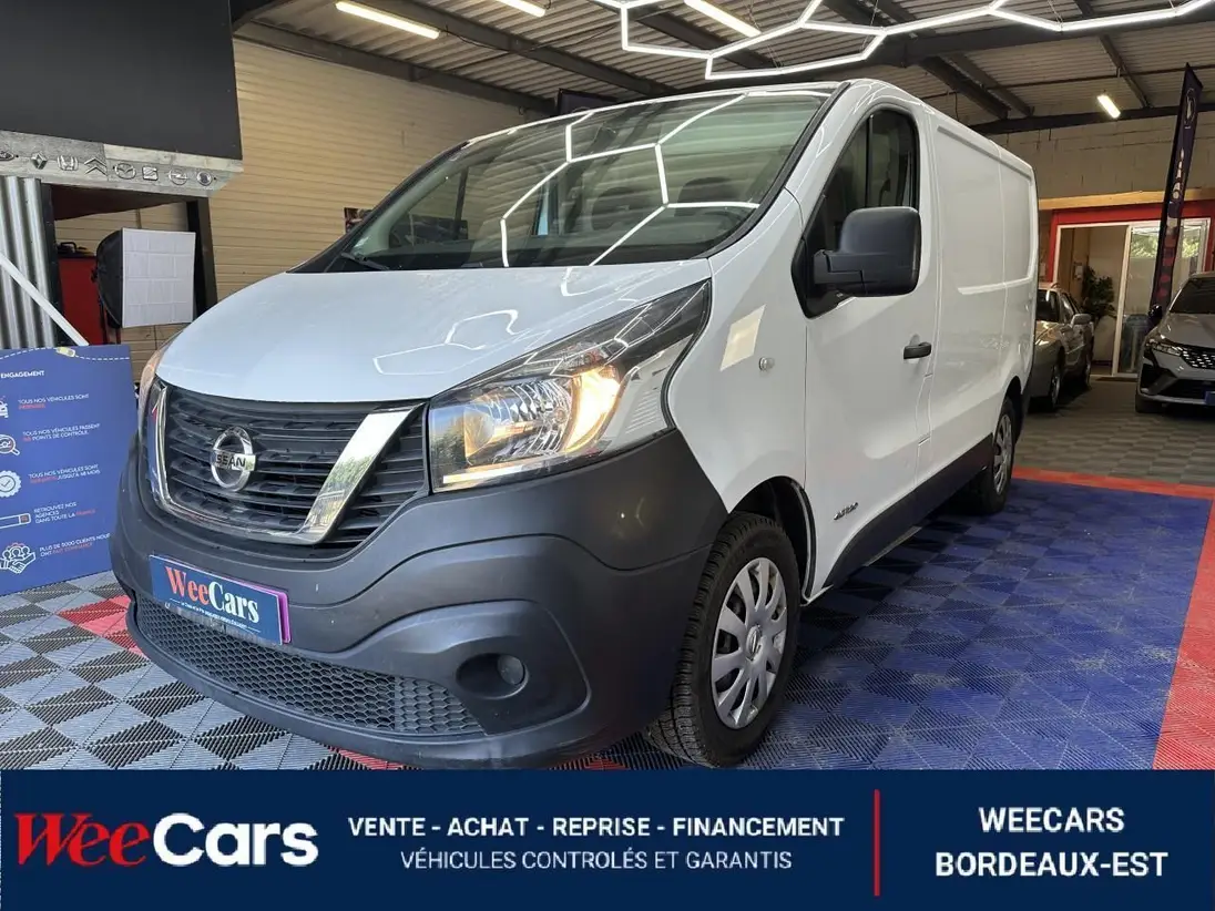 NISSAN NV300
