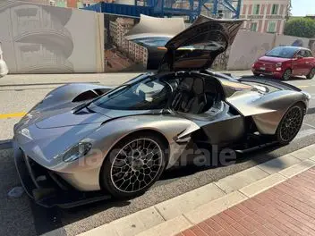 aston-martin-valkyrie-2024-auto-80-km-essence